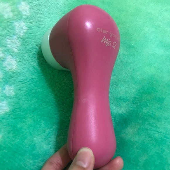 Clarisonic Mia 2 Facial Cleansing Brush - Picture 2 of 3